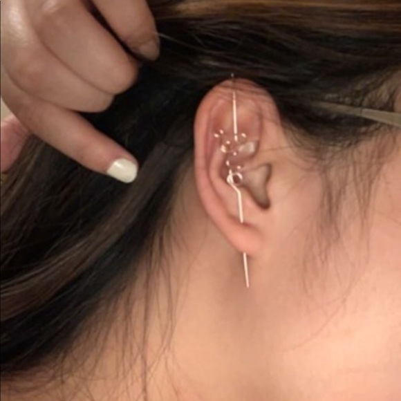 💋 Love Cursive ear cuff statement earring - Picture 5 of 7